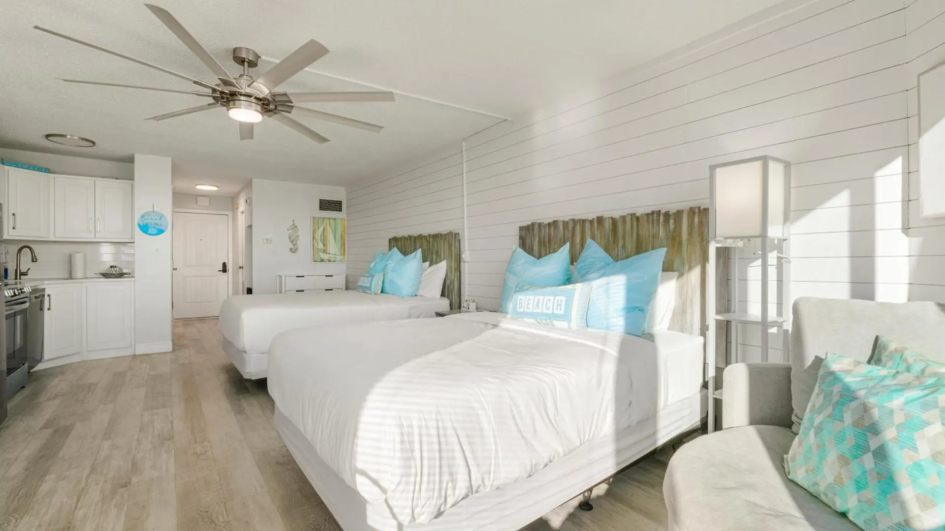 Semesterbostad Sea The Gulf - Top Of The Gulf 809 - Beach Front Resort - Ocean View Free Beach Chair Service Panama City Beach USA